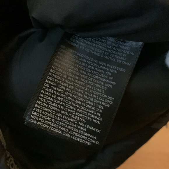 NWT The North Face Teen 1996 Retro Nuptse Jacket, Medium (10) - Picture 12 of 14